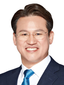 서진웅