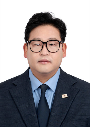 이제욱