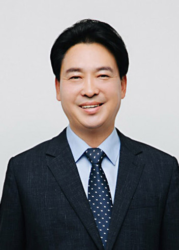 이성민